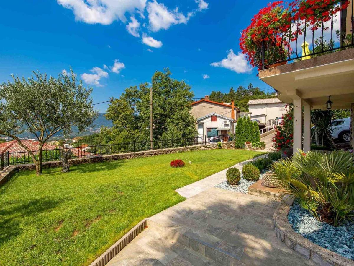 Srok Apartments With Pool Кастав Экстерьер фото