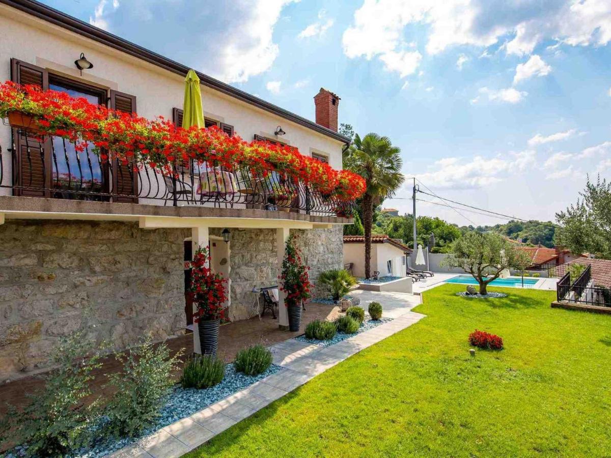 Srok Apartments With Pool Кастав Экстерьер фото