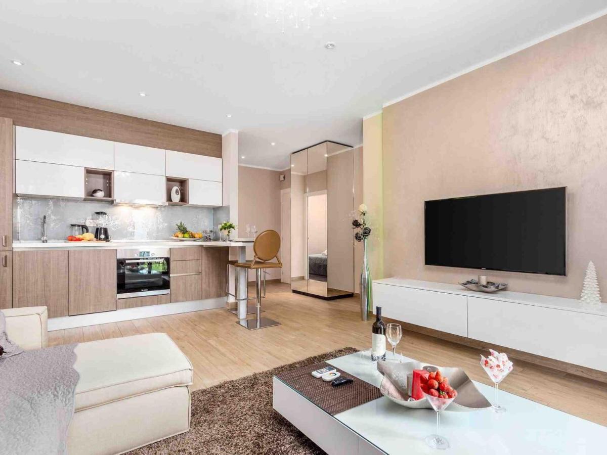 Srok Apartments With Pool Кастав Экстерьер фото