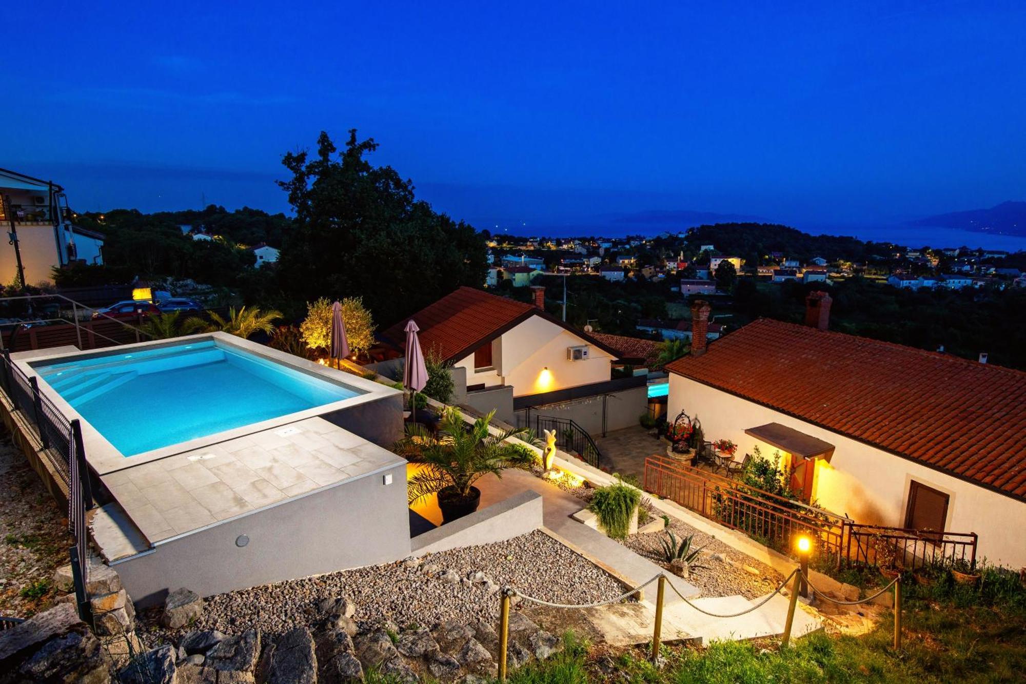 Srok Apartments With Pool Кастав Экстерьер фото